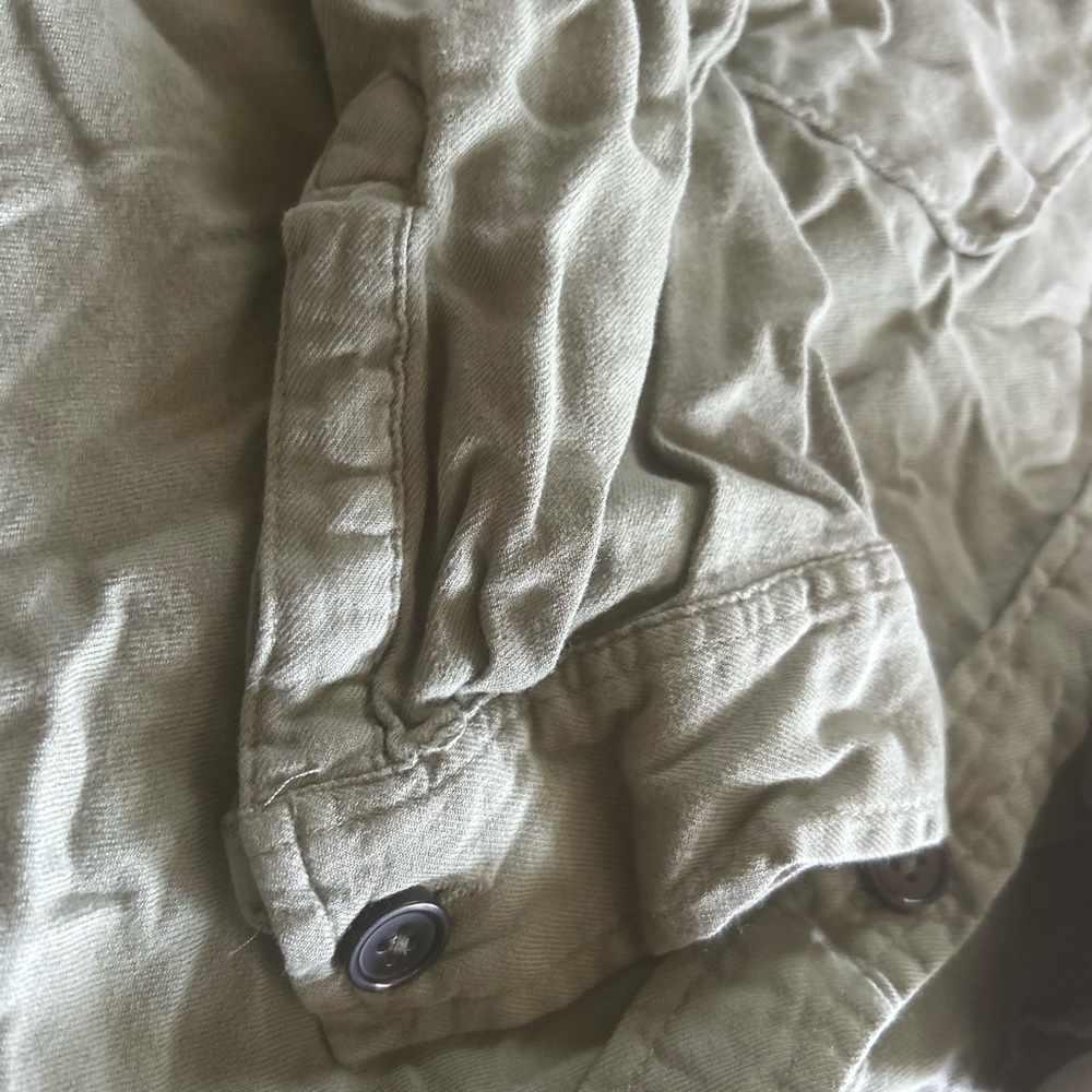 Button down - Picture 3 of 4